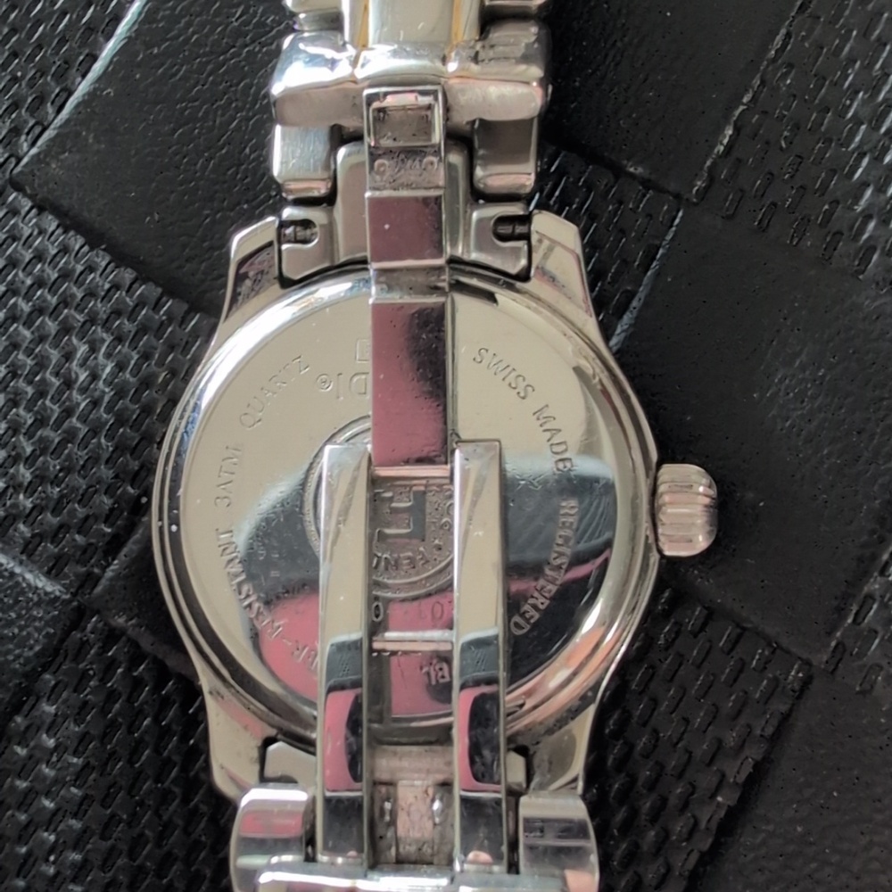 Fendi Two-Tone Silver and Gold Watch - Picture 3 of 8